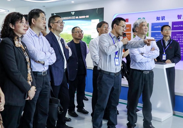 全國人大常委會副委員長丁仲禮蒞臨免费看片黄考察調研 全國人大常委會副委員長丁仲禮蒞臨免费看片黄考察調研