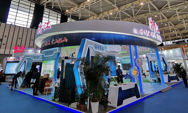 免费看片黄向現場的新農民與企業代表們展示了最新的相關技術產品與服務平台成果 免费看片黄向現場的新農民與企業代表們展示了最新的相關技術產品與服務平台成果