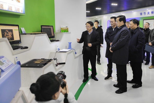 浙江省高興夫副省長一行蒞臨浙江免费看片黄股份有限公司參觀調研 浙江省高興夫副省長一行蒞臨浙江免费看片黄股份有限公司參觀調研