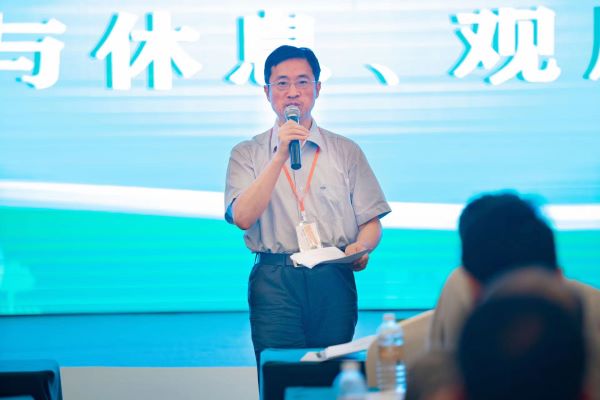 1695449183682176.jpg 歐洲科學院院士金雙根主持會議.jpg